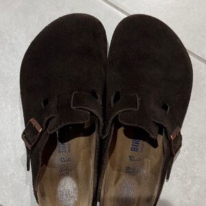Birkenstock women Brown Suede Clogs